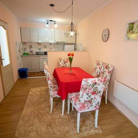 Butterfly Apartment โมสตาร์ ภายนอก รูปภาพ