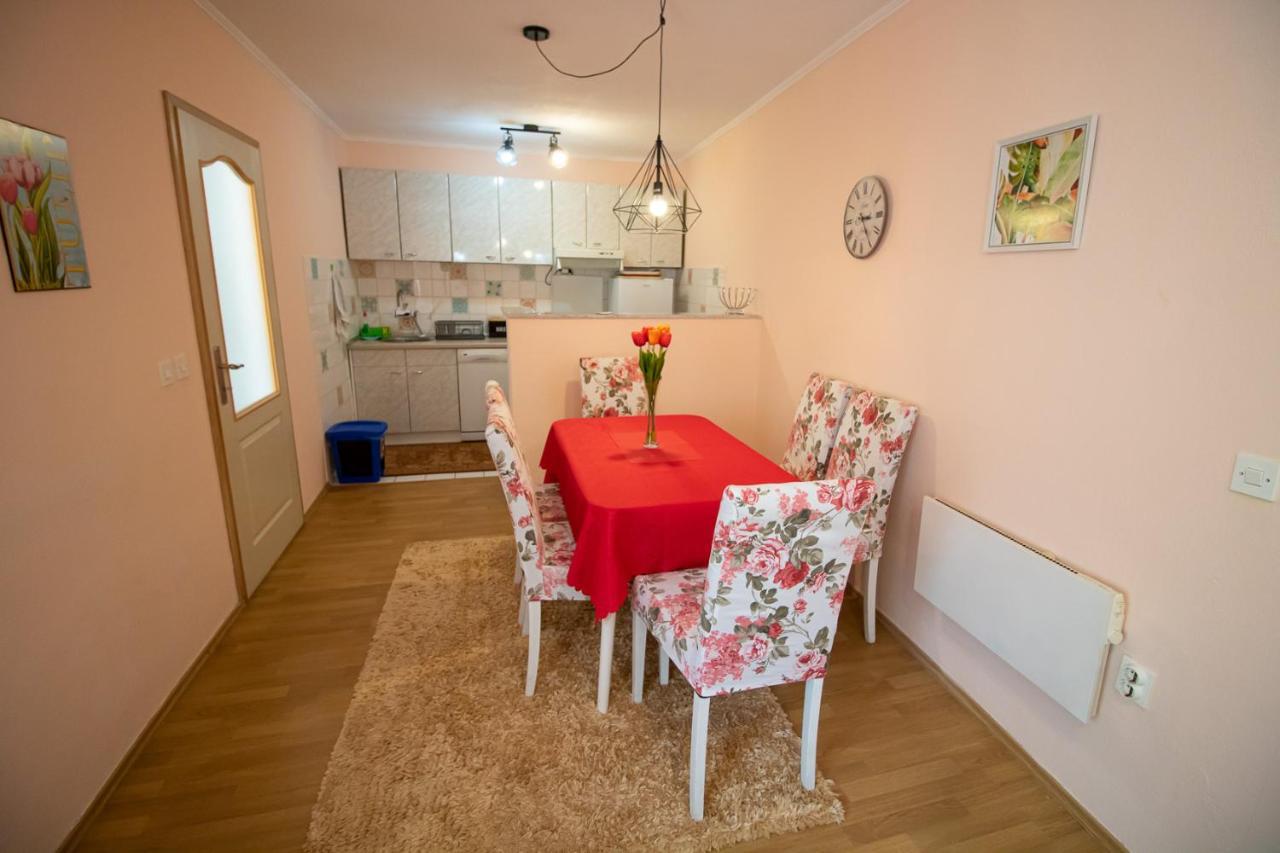 Butterfly Apartment โมสตาร์ ภายนอก รูปภาพ